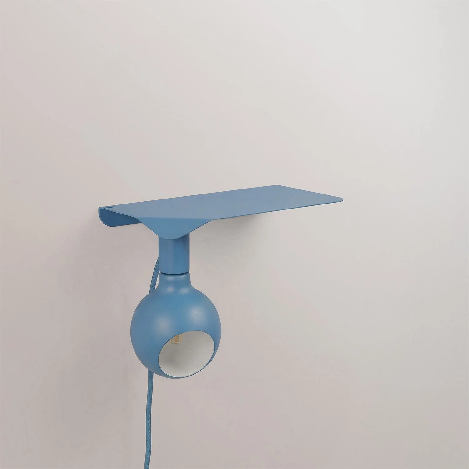 Combo Camo - Lampe mit Ablage und UK-Stecker - Blau - Image 5