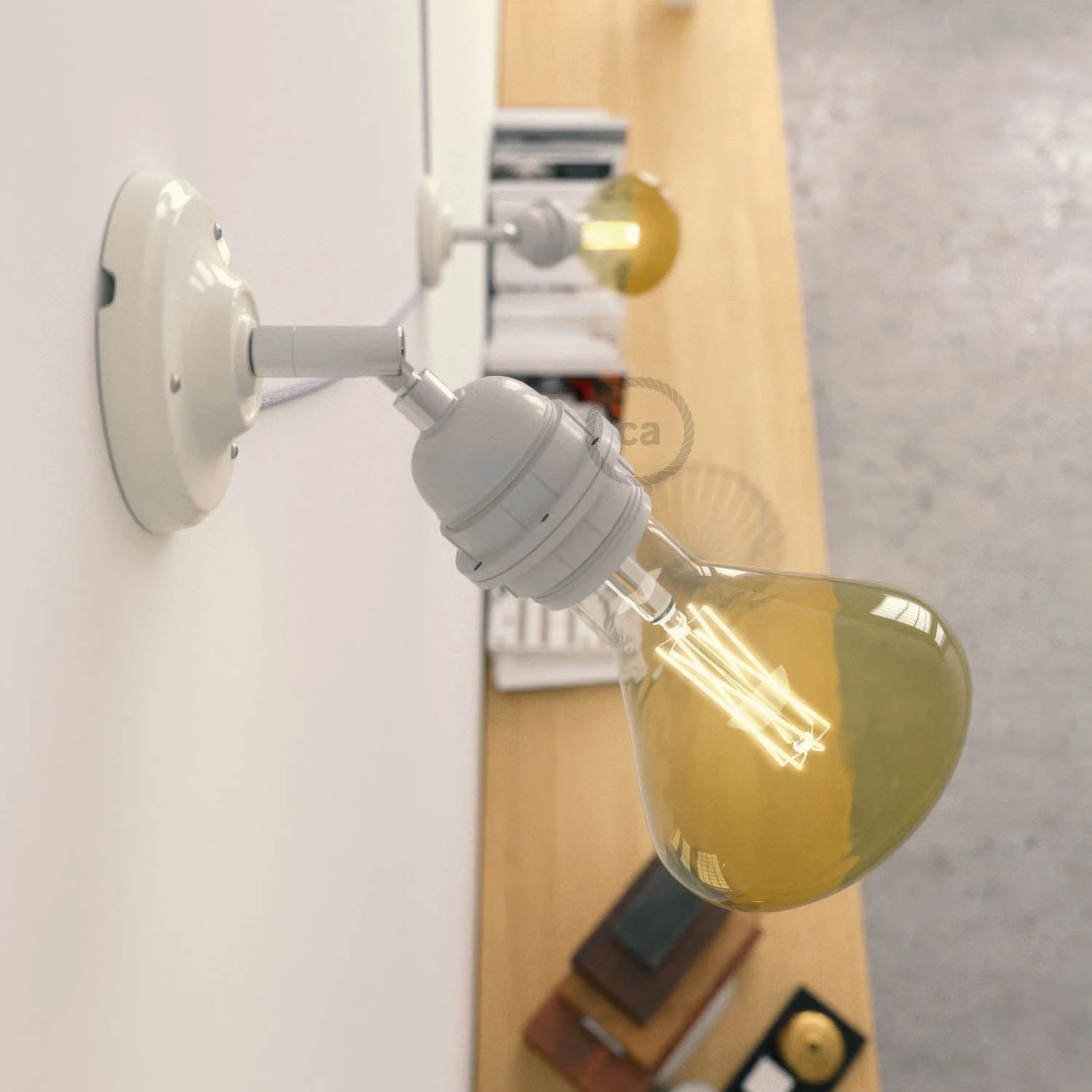 Fermaluce 90° Classic mit E26-Gewindefassung, die verstellbare Porzellan-Lichtquelle – Weiß - Image 2