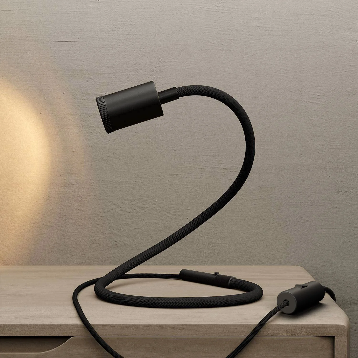 GU1d-one Gelenkstrahler-Lampe ohne Basis mit Mini-LED-Spot und UK-Stecker – Schwarz - Image 2