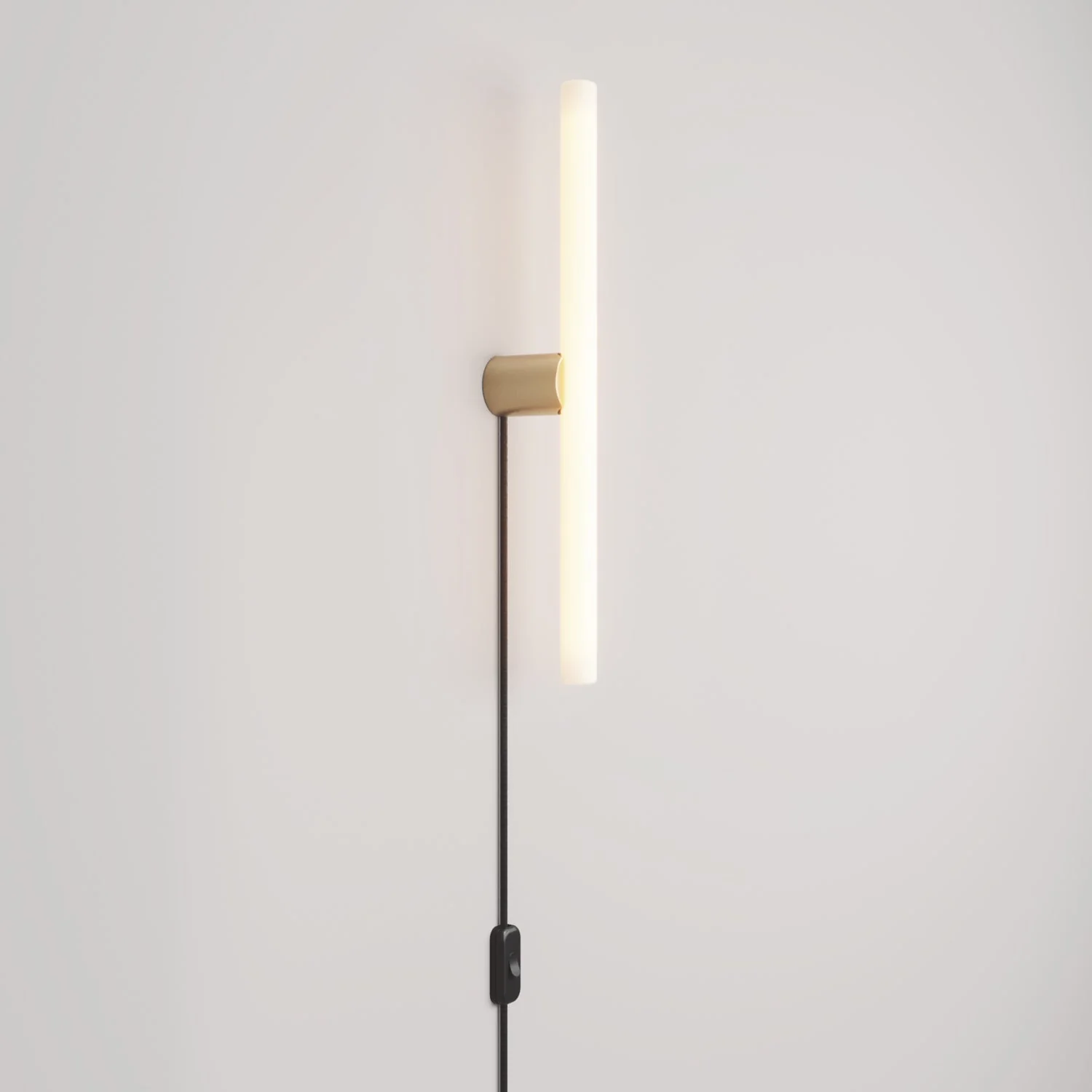 Lampe mit UK-Stecker, Metall-Finish und linearer LED-Glühbirne S14d – Satin-Bronze