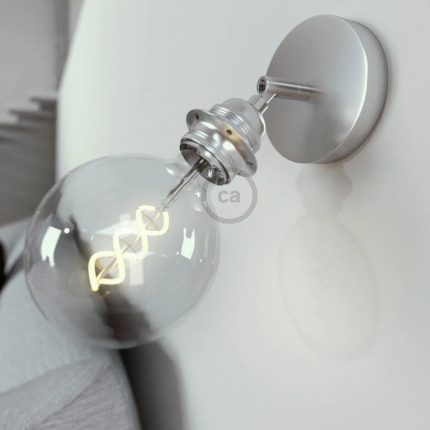 Fermaluce Metall 90° mit Gewinde-E27-Fassung, schwenkbarer Lichtpunkt aus Metall – Chrom - Image 2