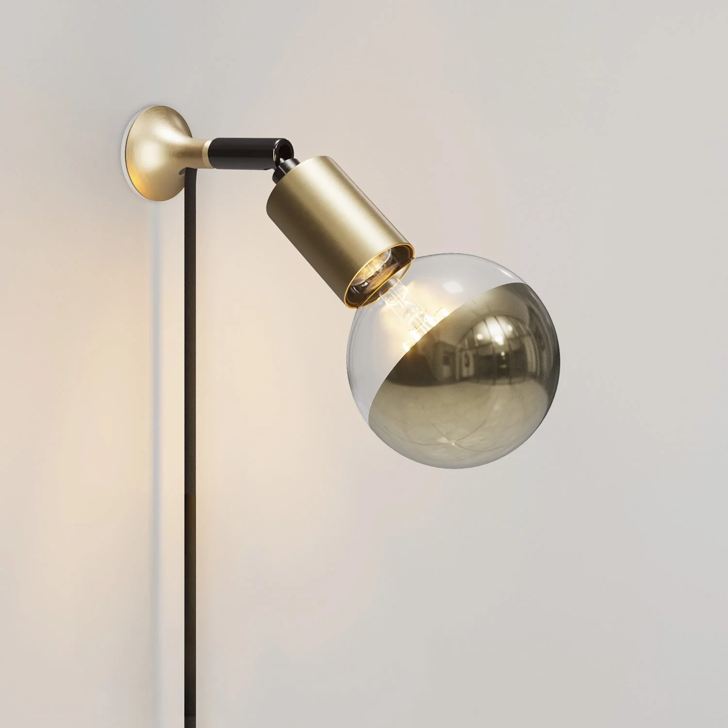 MAG-Y Wandleuchte mit Gelenk und Metall-Kuppelleuchtmittel – Gebürstete Bronze