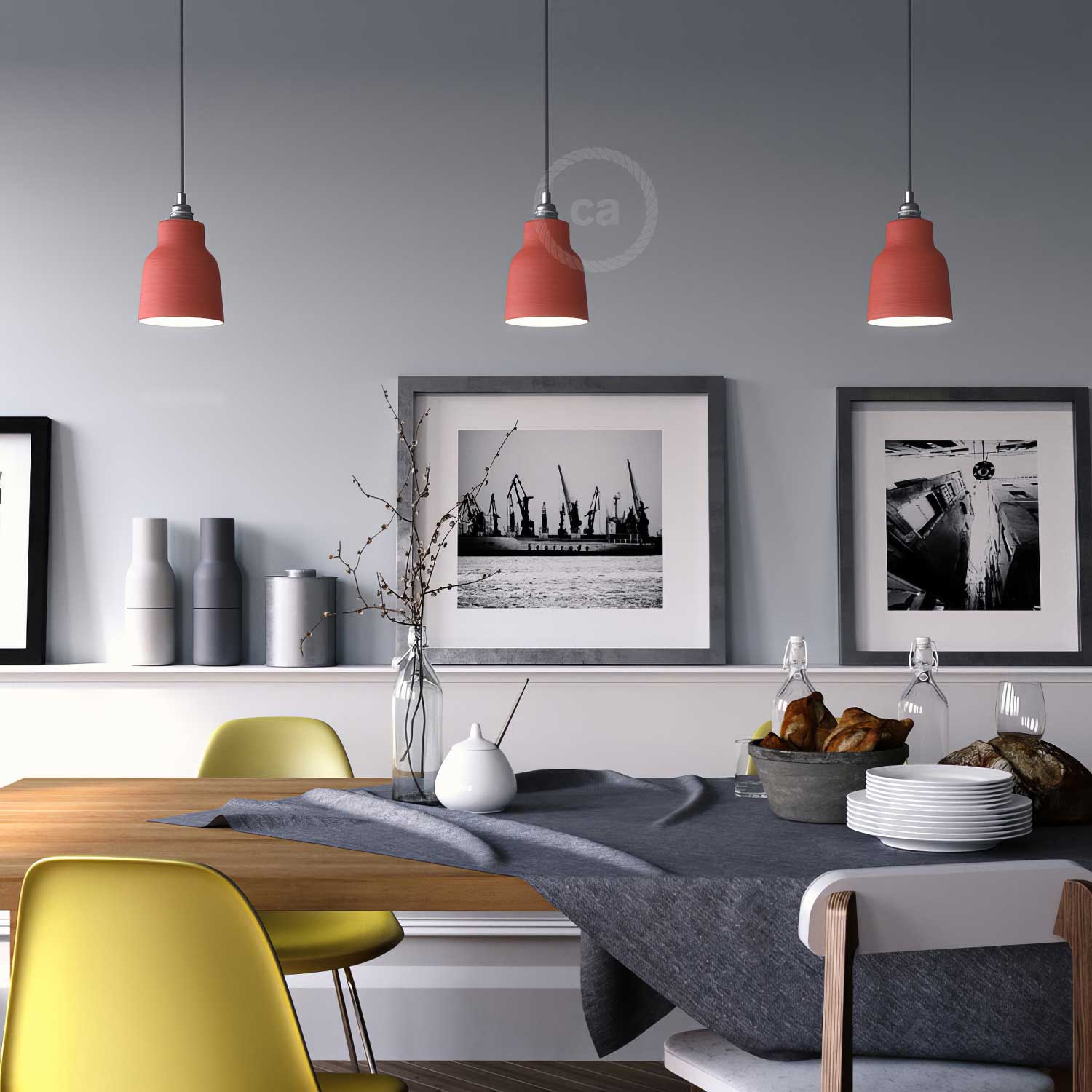 Pendelleuchte mit Textilkabel, Vaso-Keramikschirm und Metallelementen – Gestreiftes Korallenrot - Image 2