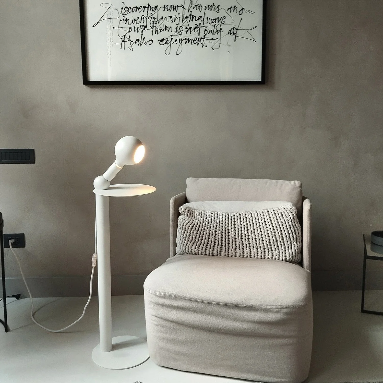 Rocco - Stehlampe mit UK-Stecker und Glühbirne Camo - Weiß - Image 3