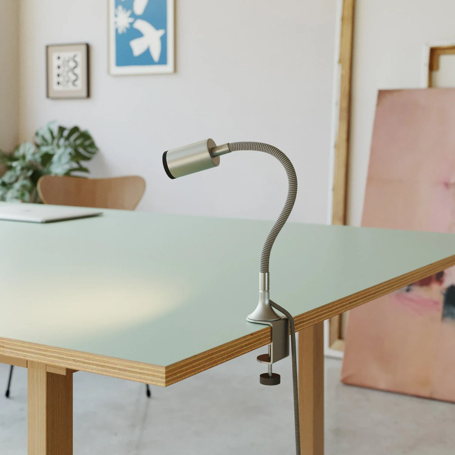 Schwenkbarer MAG-Y-Spot mit Klammer und UK-Stecker – Satin-Titan - Image 4